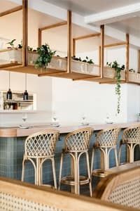 Restaurante con fibras de ratán